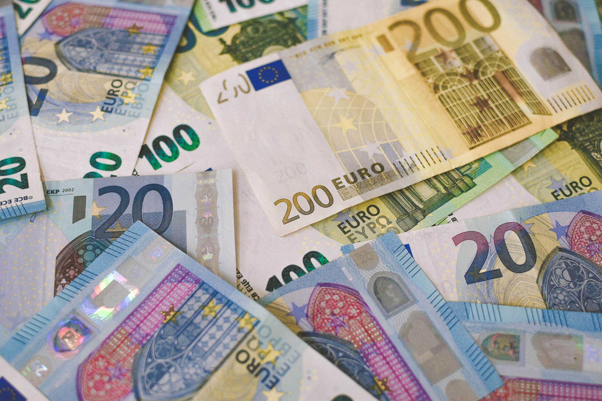 Kyrgyzstan Prices Inaugural Eurobond at 7.75%, Secures $700 Million Amid Strong Investor Demand